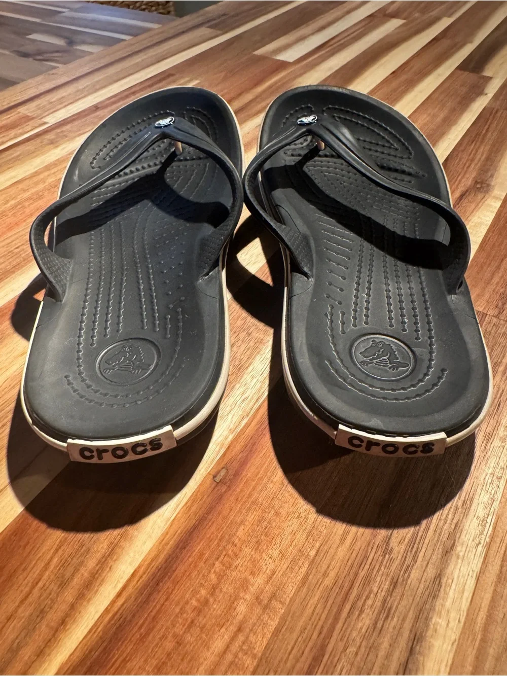 Mens croc slides size 4 women’s size 6